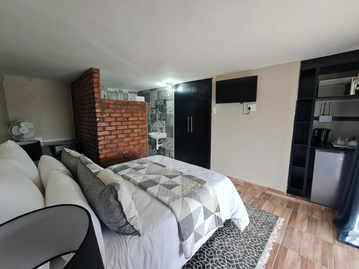The Thatch Hide East London Εξωτερικό φωτογραφία